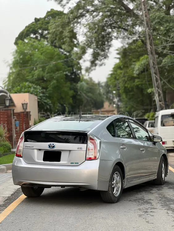 Toyota Prius 2014 for Sale in Lahore Image-1