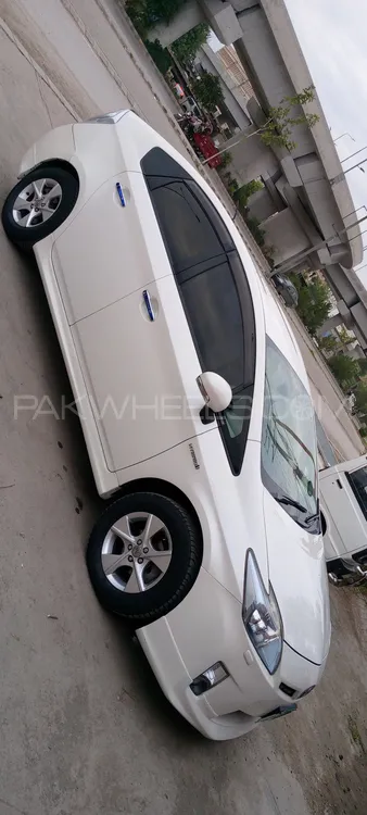 Toyota Prius 2011 for Sale in Peshawar Image-1