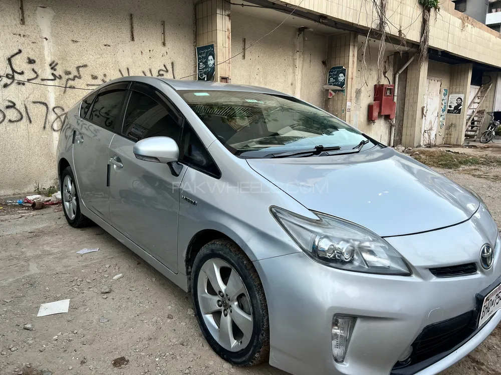 Toyota Prius 2013 for Sale in Karachi Image-1