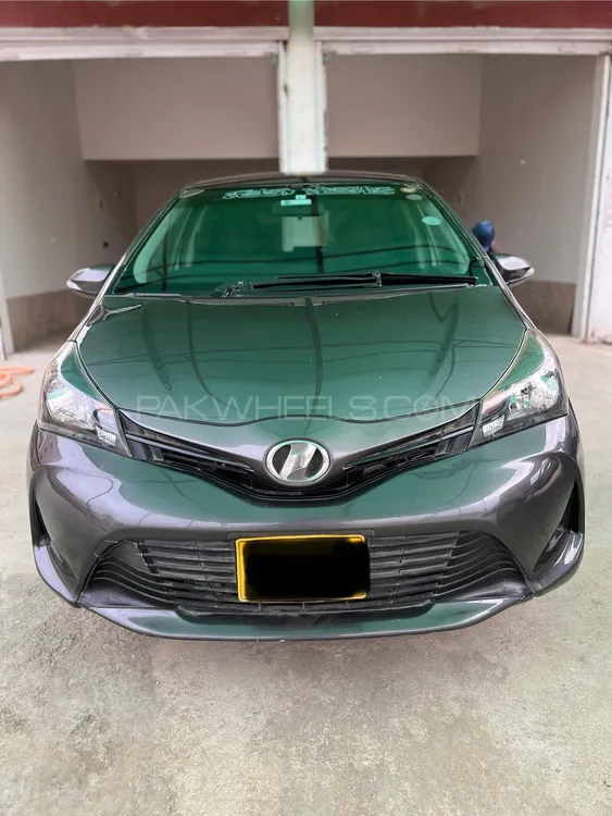 Toyota Vitz 2015 for Sale in Karachi Image-1