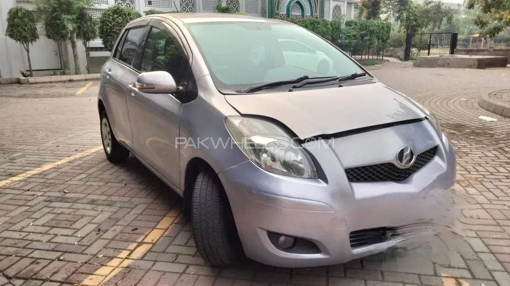 Toyota Vitz 2010 for Sale in Lahore Image-1