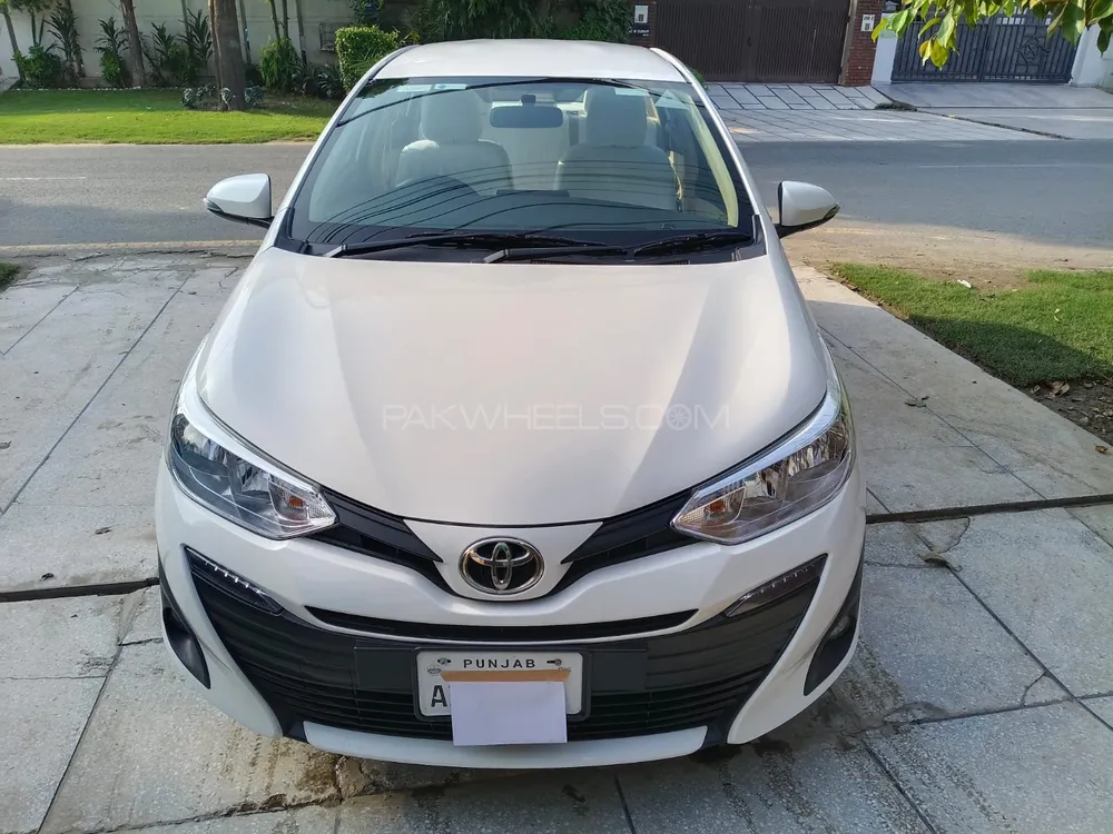Toyota Yaris Sedan 2021 for Sale in Lahore Image-1