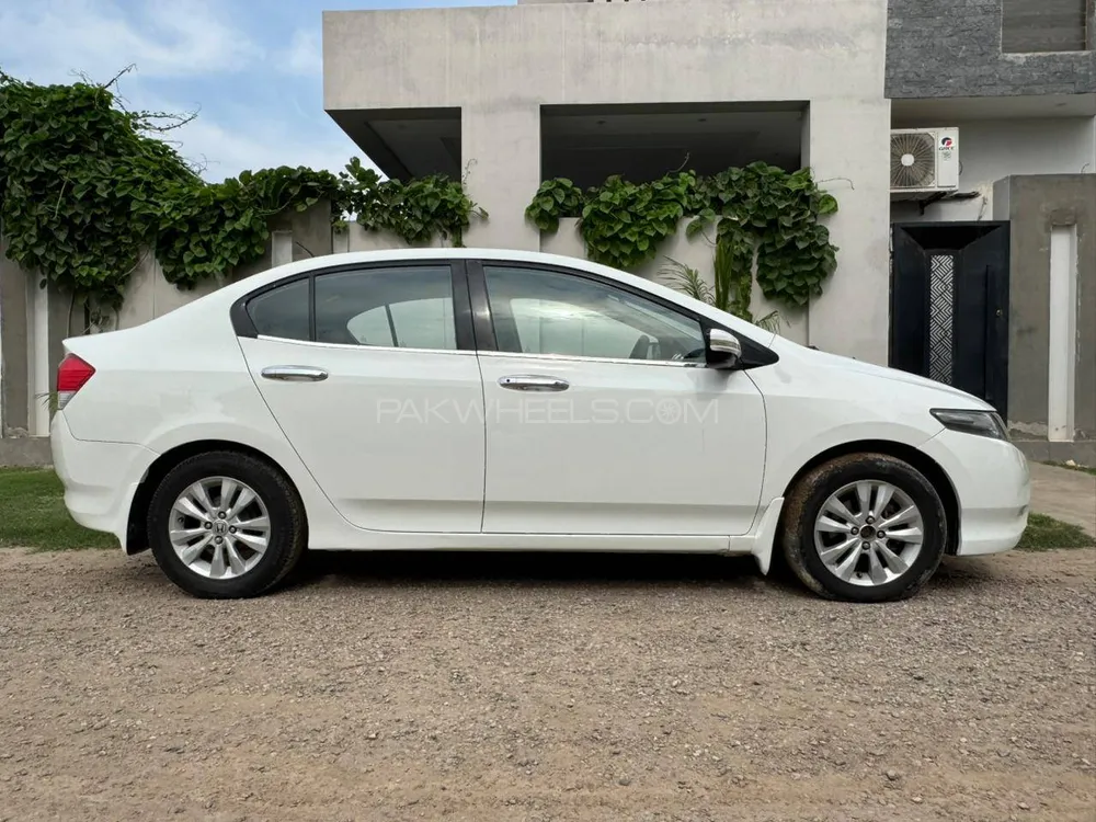 ہونڈا سٹی 2014 for Sale in ملتان ہونڈا سٹی 2014 for Sale in ملتان Image-3