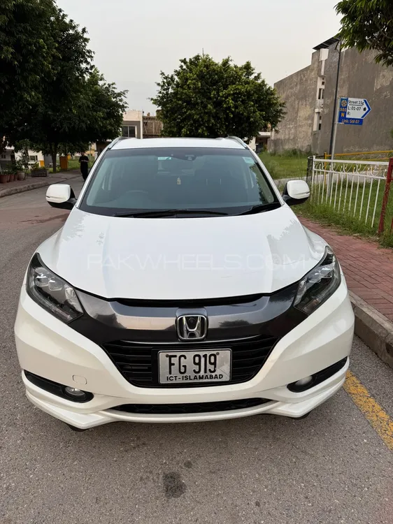 Honda Vezel 2015 for Sale in Islamabad Image-1