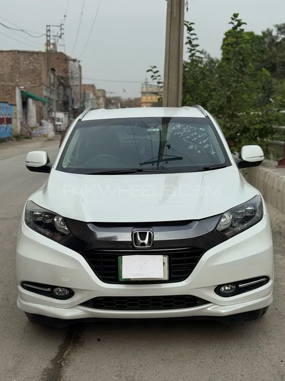 Honda Vezel 2015 for Sale in Peshawar Image-1