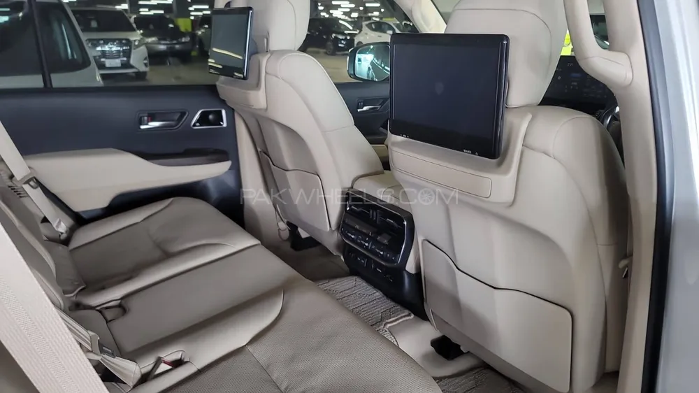 Toyota Land Cruiser 2016 for Sale in Lahore Image-1