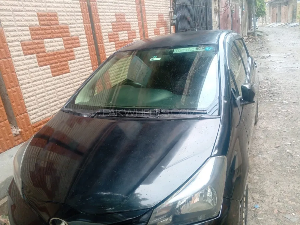 Toyota Vitz 2014 for Sale in Lahore Image-1