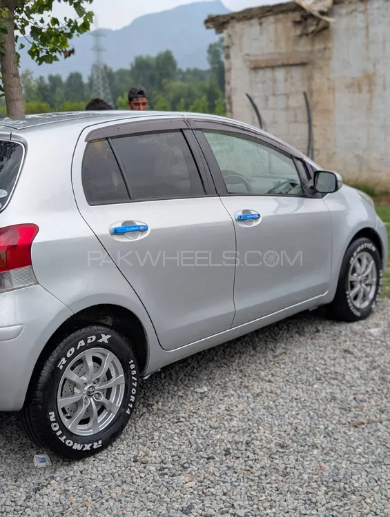 Toyota Vitz 2007 for Sale in Swatmingora Image-1
