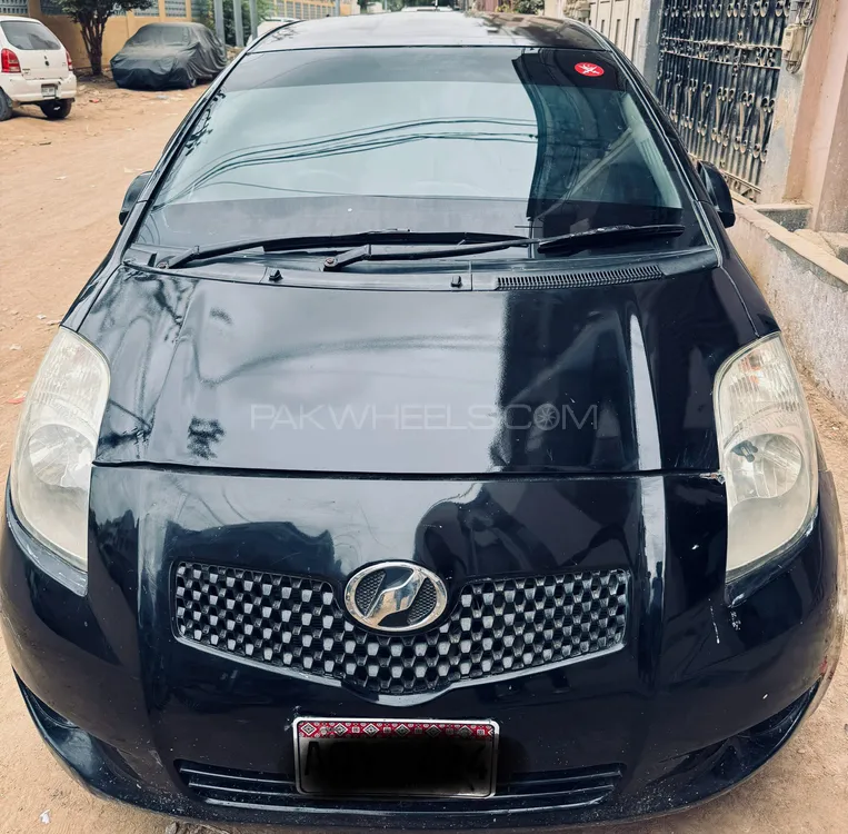 Toyota Vitz 2005 for Sale in Karachi Image-1