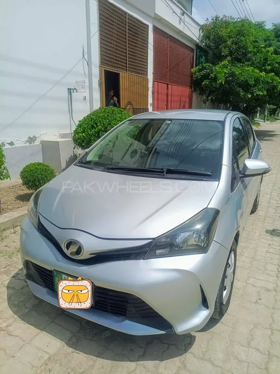 Toyota Vitz 2014 for Sale in Lahore Image-1