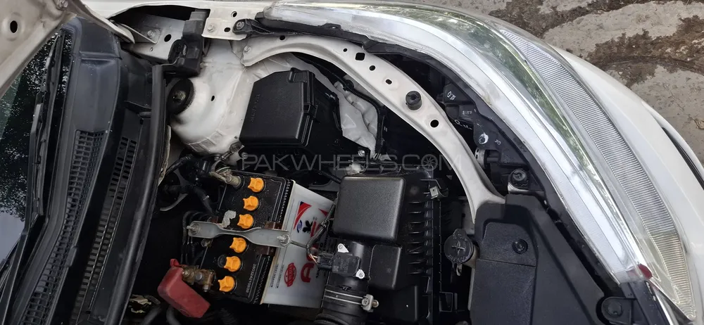 Toyota Yaris Sedan 2021 for Sale in Lahore Image-1