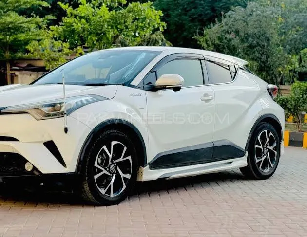Toyota C-HR 2017 for Sale in Lahore Image-1