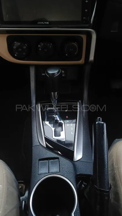 Toyota Corolla 2019 for Sale in Peshawar Image-1