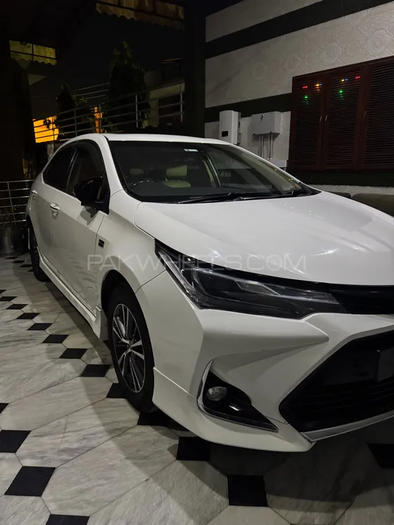 Toyota Corolla 2021 for Sale in Faisalabad Image-1