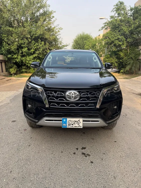 Toyota Fortuner 2017 for Sale in Lahore Image-1