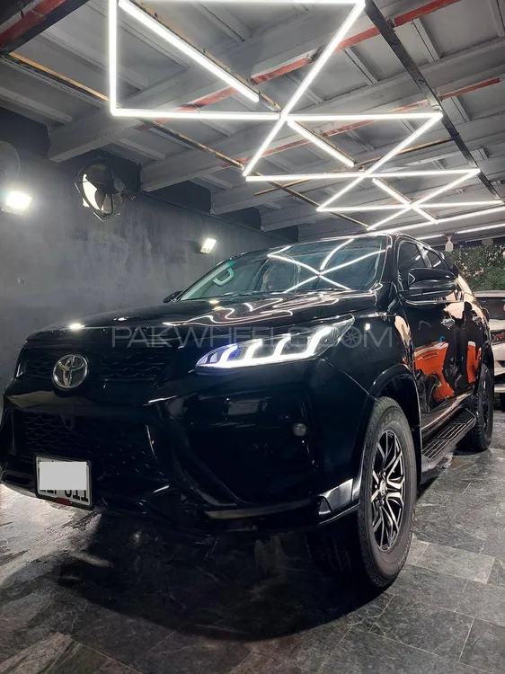 Toyota Fortuner 2018 for Sale in Lahore Image-1