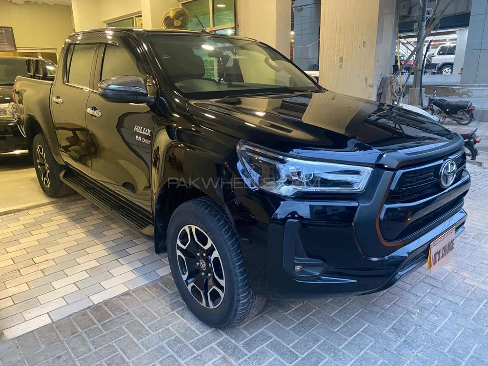Toyota Hilux 2021 for Sale in Karachi Image-1
