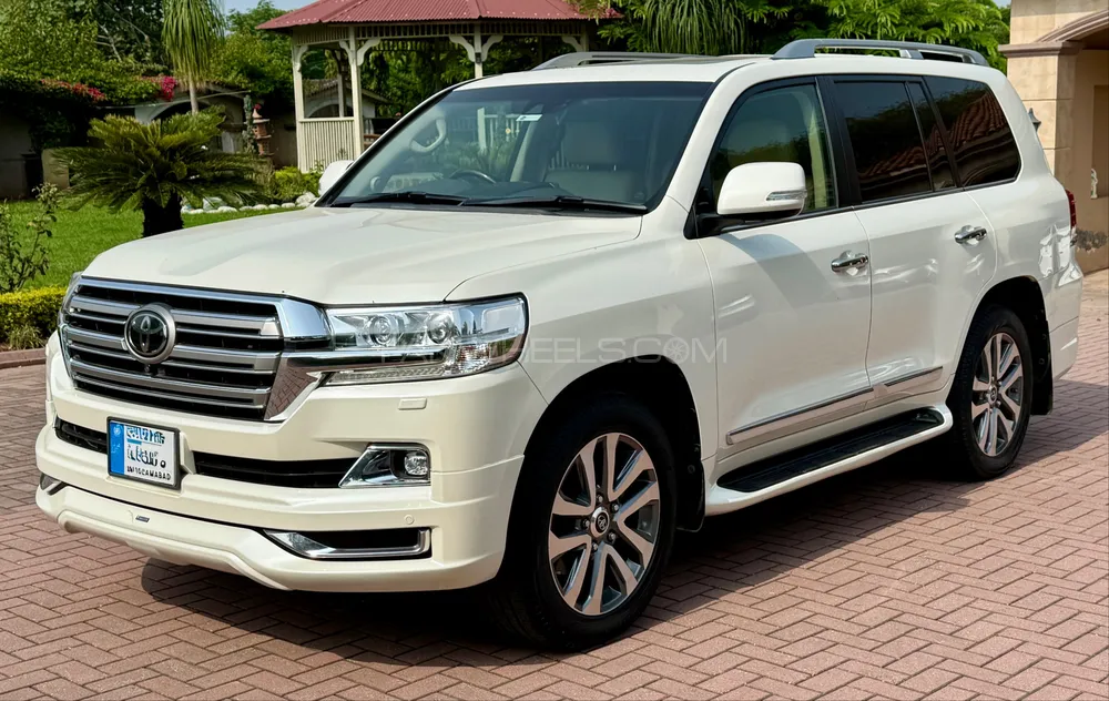 Toyota Land Cruiser 2018 for Sale in Islamabad Image-1