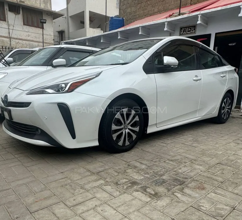 Toyota Prius 2021 for Sale in Karachi Image-1