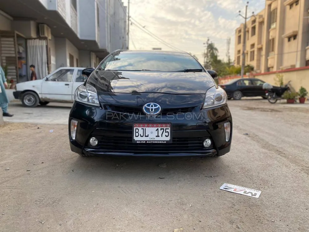 Toyota Prius 2014 for Sale in Karachi Image-1