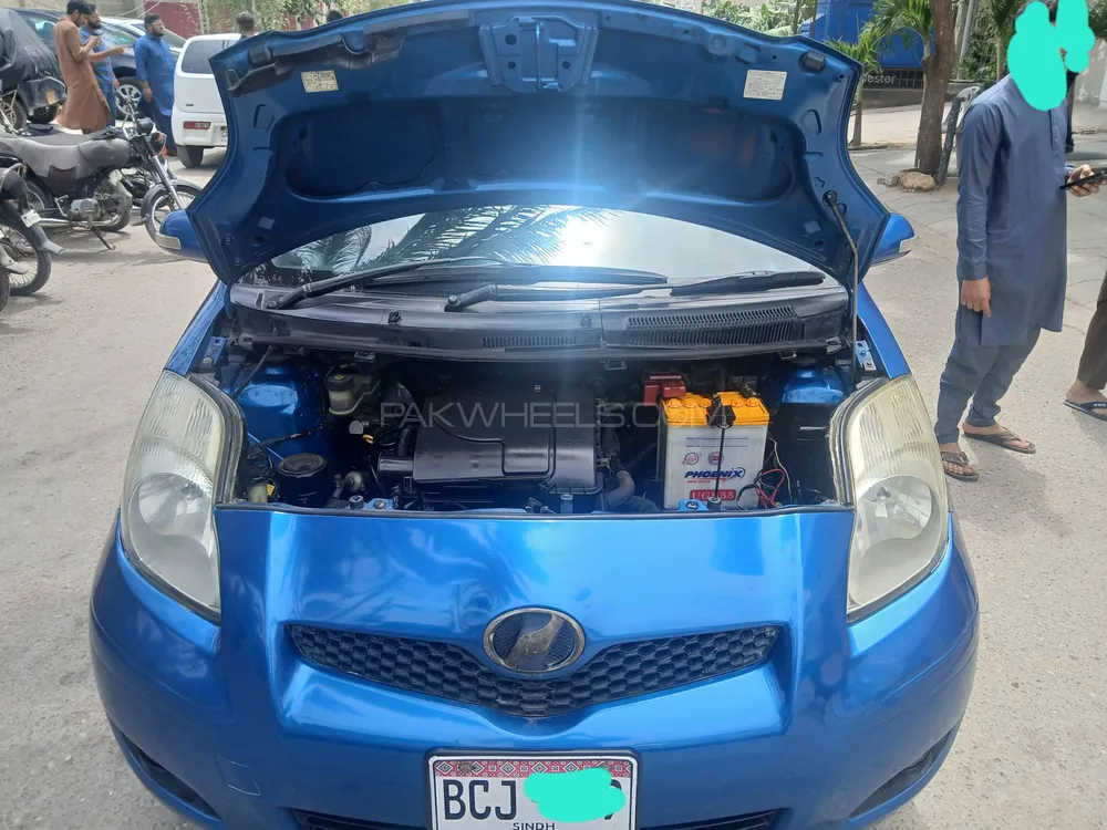 Toyota Vitz 2010 for Sale in Karachi Image-1