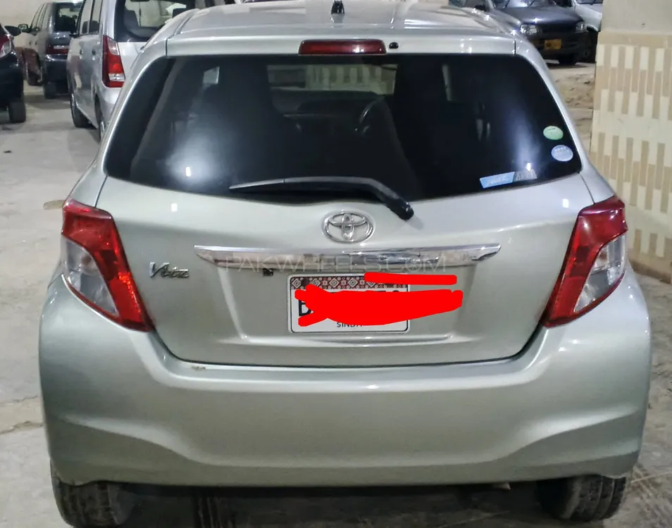 Toyota Vitz 2013 for Sale in Karachi Image-1