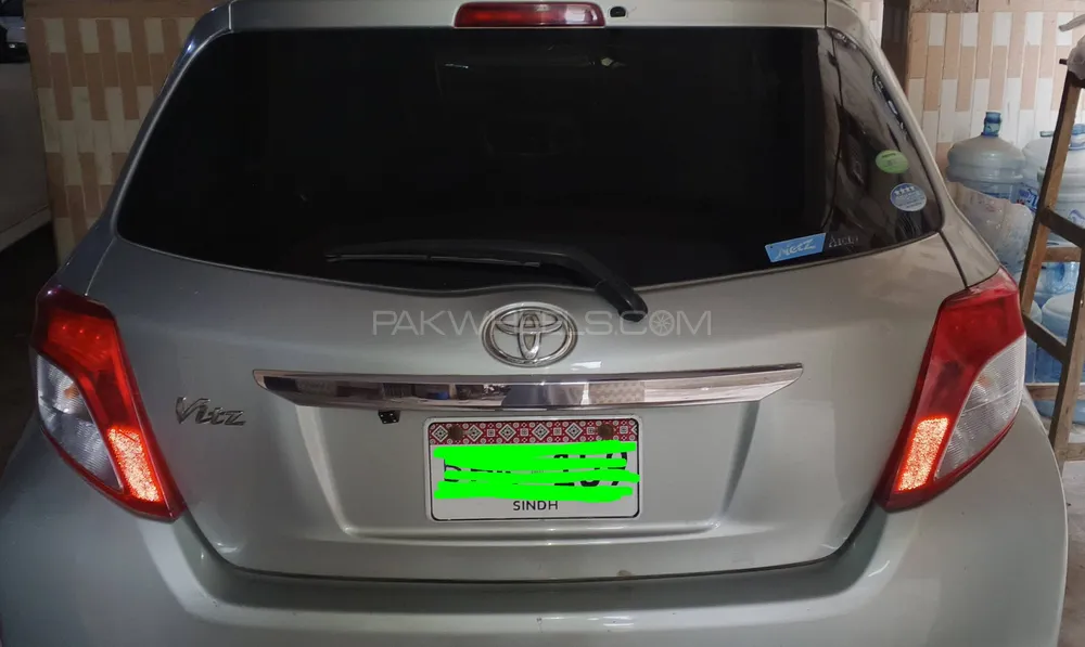 Toyota Vitz 2013 for Sale in Karachi Image-1