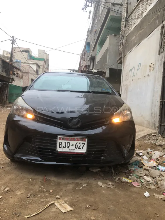 Toyota Vitz 2014 for Sale in Karachi Image-1