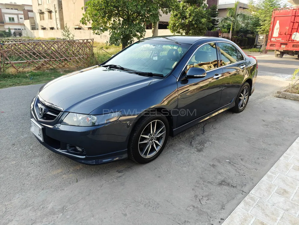 Honda Accord 2004 for Sale in Lahore Image-1