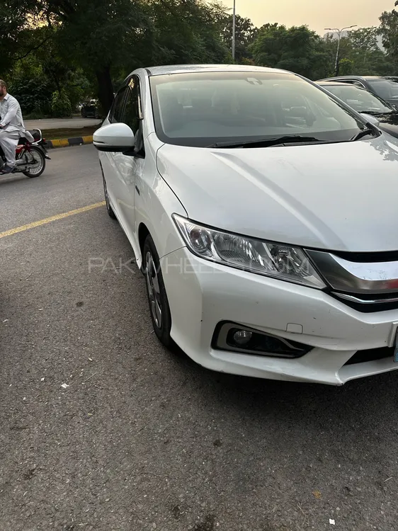 Honda Grace Hybrid 2015 for Sale in Islamabad Image-1