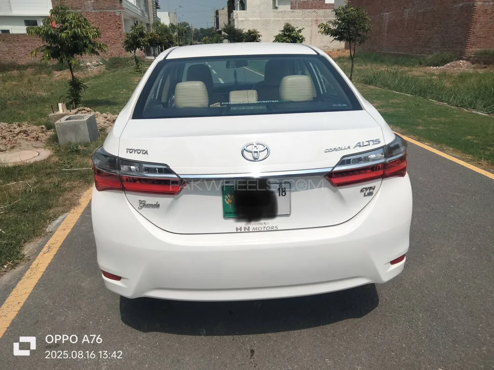 Toyota Corolla 2018 for Sale in Faisalabad Image-1