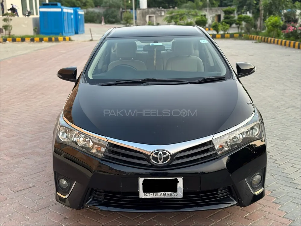 Toyota Corolla 2015 for Sale in Islamabad Image-1