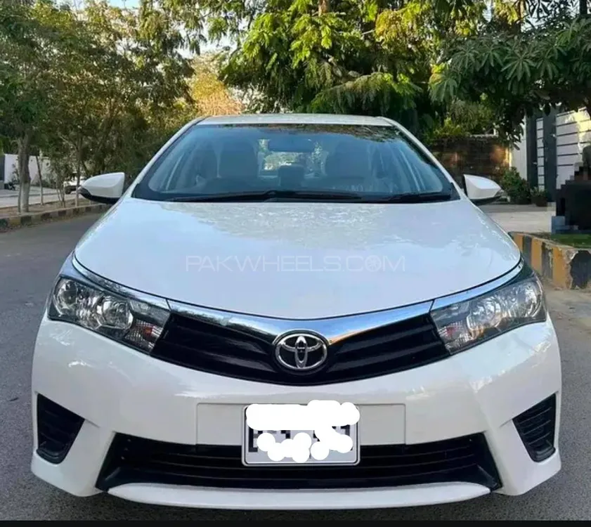 Toyota Corolla 2017 for Sale in Lahore Image-1