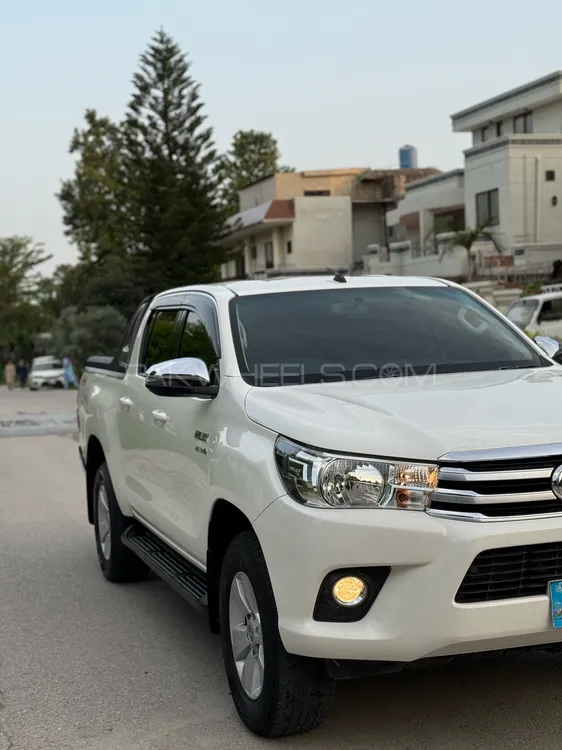 Toyota Hilux 2019 for Sale in Islamabad Image-1