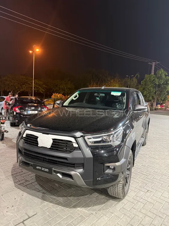 Toyota Hilux 2025 for Sale in Islamabad Image-1