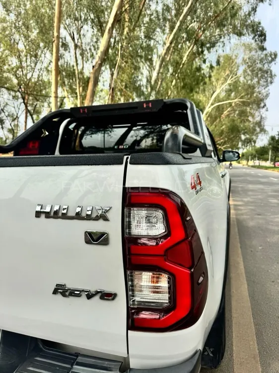 Toyota Hilux 2021 for Sale in Islamabad Image-1