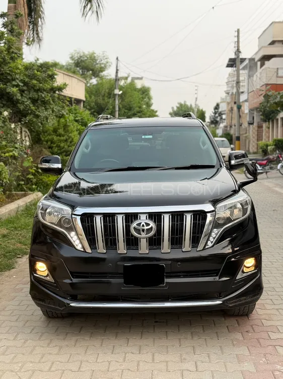 Toyota Prado 2011 for Sale in Kharian Image-1