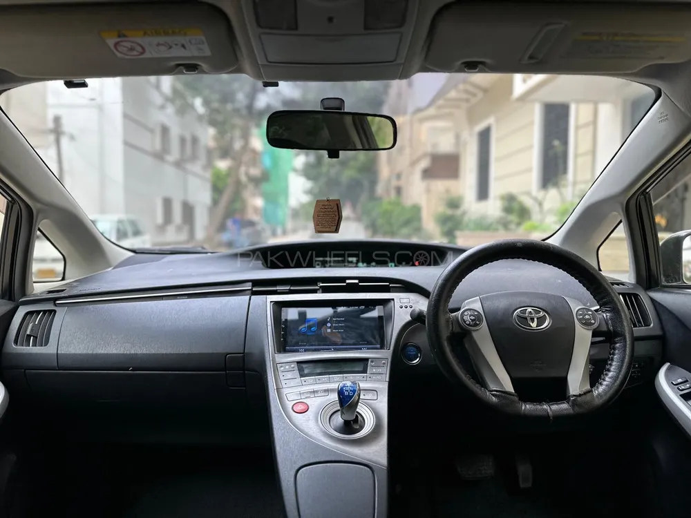 Toyota Prius 2014 for Sale in Karachi Image-1