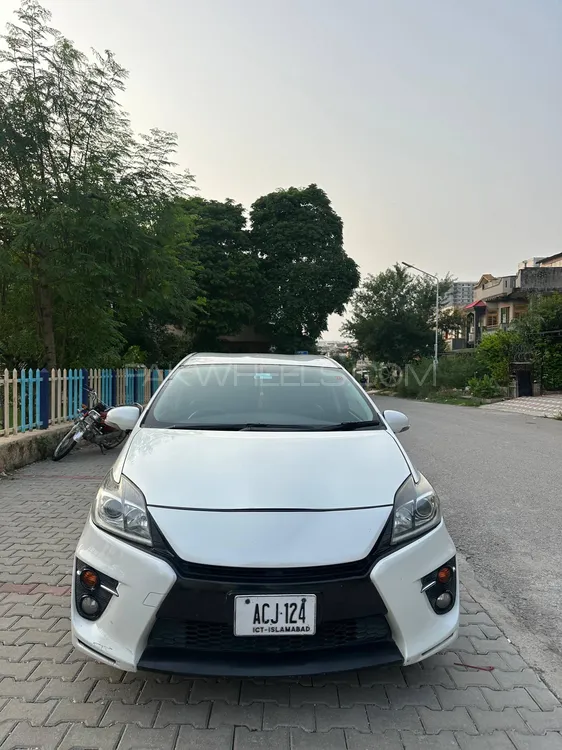 Toyota Prius 2012 for Sale in Islamabad Image-1