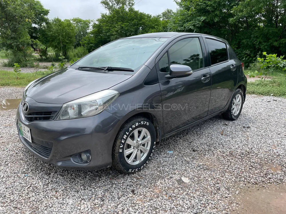 Toyota Vitz 2012 for Sale in Islamabad Image-1