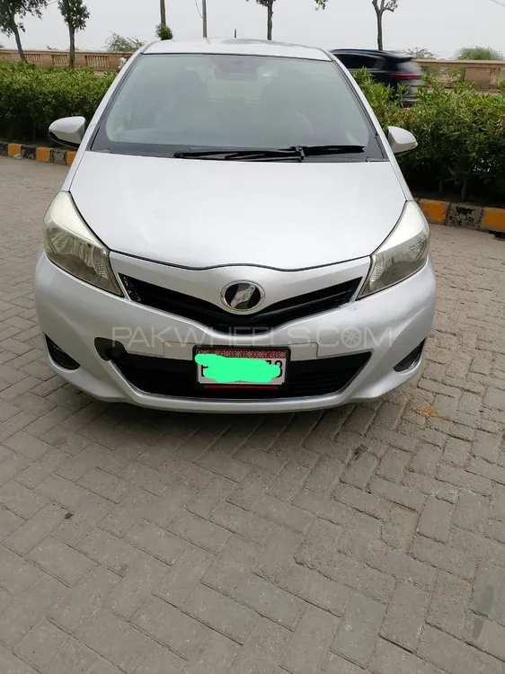 Toyota Vitz 2013 for Sale in Abbottabad Image-1