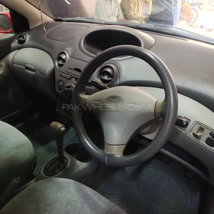 Toyota Vitz 2000 for Sale in Attock Image-1