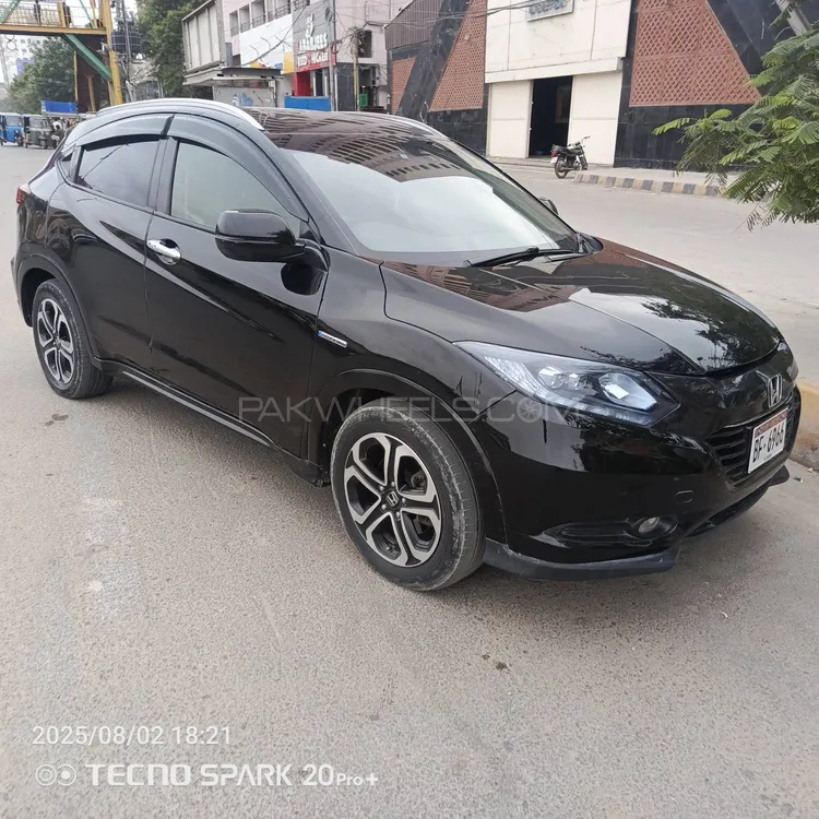 Honda Vezel 2014 for Sale in Karachi Image-1