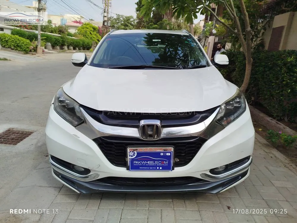 Honda Vezel 2014 for Sale in Karachi Image-1