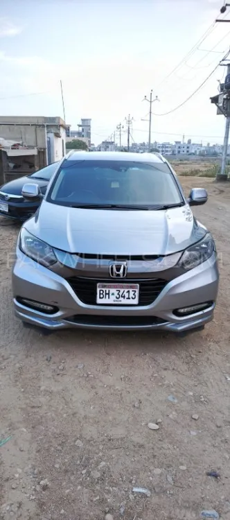 Honda Vezel 2015 for Sale in Karachi Image-1