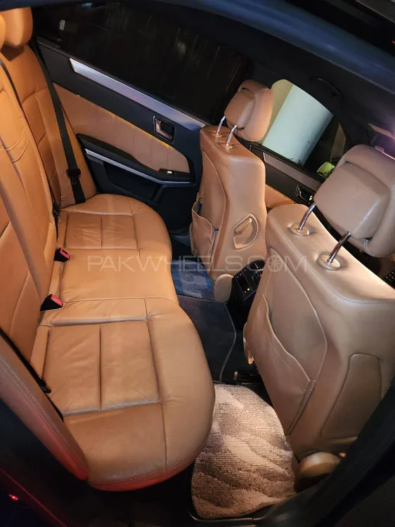 Mercedes Benz E Class 2010 for Sale in Lahore Image-1