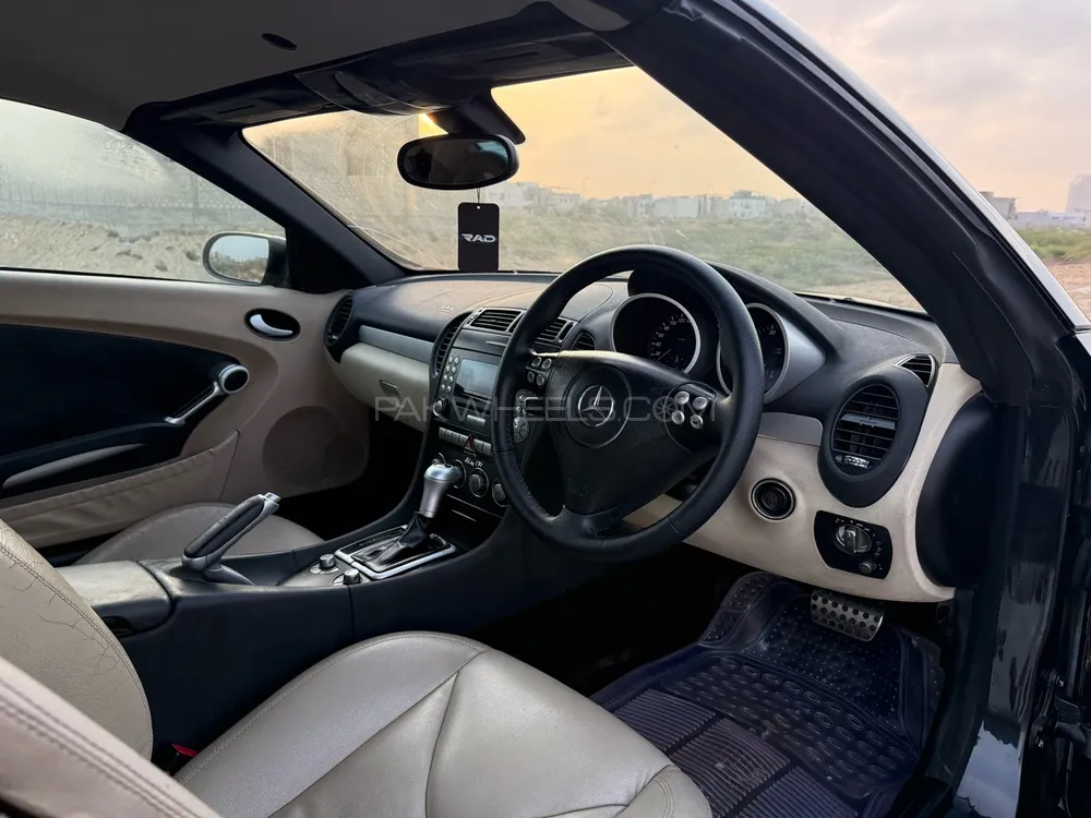 Mercedes Benz SLK Class 2004 for Sale in Karachi Mercedes Benz SLK Class 2004 for Sale in Karachi Image-13