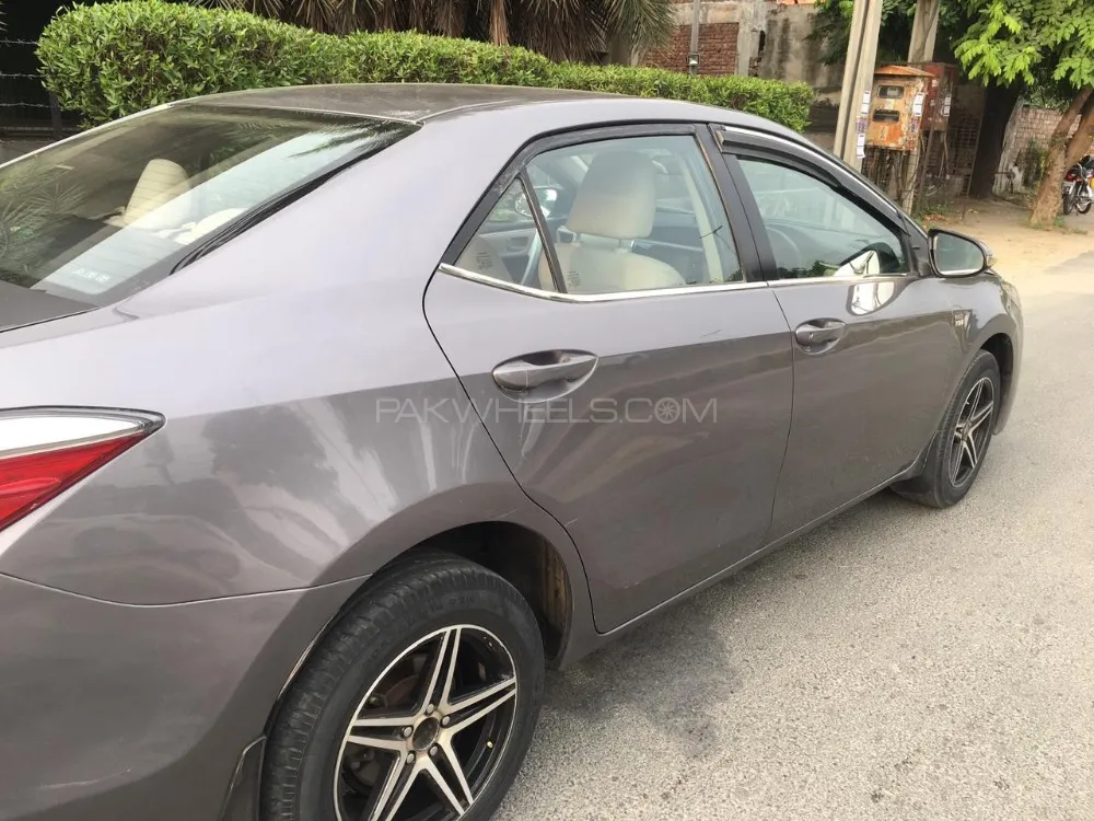 Toyota Corolla 2015 for Sale in Lahore Image-1