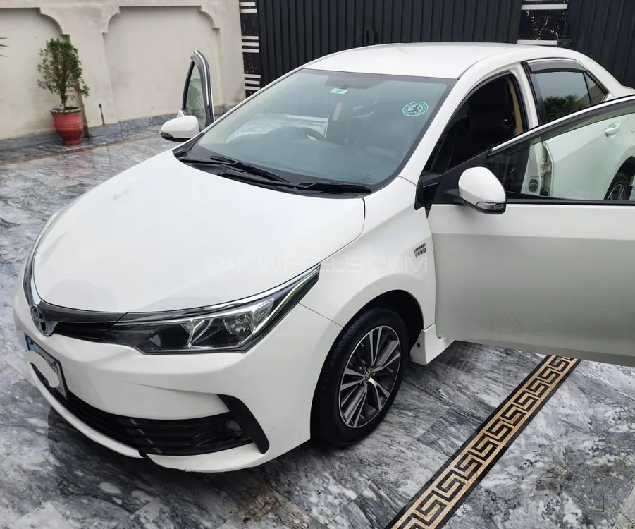 Toyota Corolla 2017 for Sale in Narowal Image-1