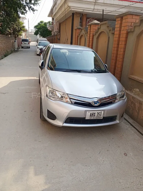 Toyota Corolla Axio 2014 for Sale in Chakwal Image-1